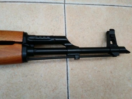 Hola, vendo un fusil AKM de la marca F.E.G en calibre 7,62x39mm. con la culata plegable, modificado a 40