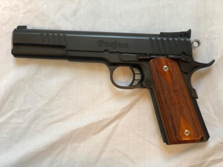 pistola STI Trojan de 9 mm, muy poco usada, como nueva.  ¡NO DISPONIBLE! 02