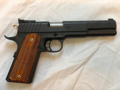 pistola STI Trojan de 9 mm, muy poco usada, como nueva.  ¡NO DISPONIBLE! 01
