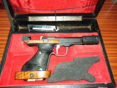 Vendo Pistola Unique DES69 cal. 22. En perfecto estado con caja original. Muy precisa. Ideal para competicion. 00