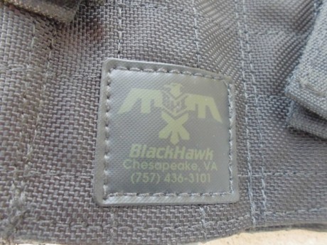 Hola a todos,
A la venta este lote formado por una funda Blackhawk para pistolas semiautomáticas tipo 20