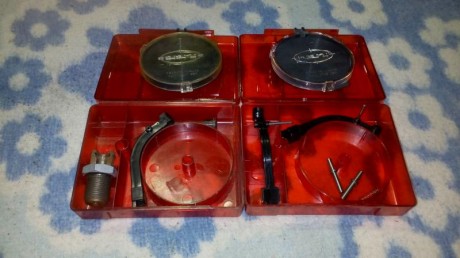 Vendo dos empistonadores para prensa Lee, estan como se los ve en las fotos, yo no los uso.
Precio con 01
