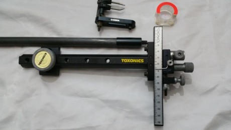 Hola  . Glock 17 u otra glock parecida no se modelos 
,  pero compacta no . También  tengo un visor tiro 00