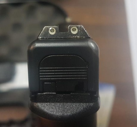 Muy buenas. Se vende glock 19 con caja, dos cargadores, y  mirilla extra. 350 euros. Saludos 01