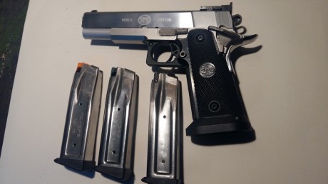 Hola, pongo a la venta esta Pistola S PS  en muy buenas condiciones con los tres calibres 22 largo  9 00