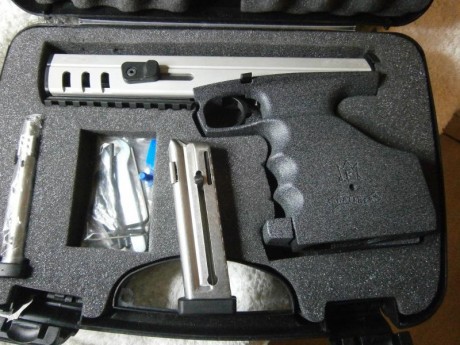 Walther SP 22 de competicion 6" (15 cm) de cañón en estado absolutamente impecable. Comprada en Abril 01