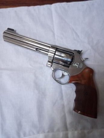 Pongo en venta revolver taunus 357 magnum bien cuidado y poco uso inox 250 €el arma esta en lleida 01