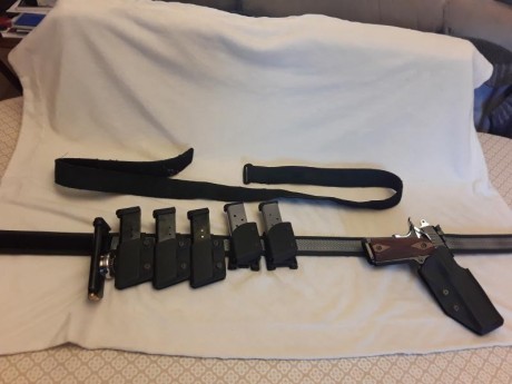    IPSC de Polimero, para pistola  1911 para IPSC Clasic con correa y velcro de 124 cm. y 5 portagargadores 00