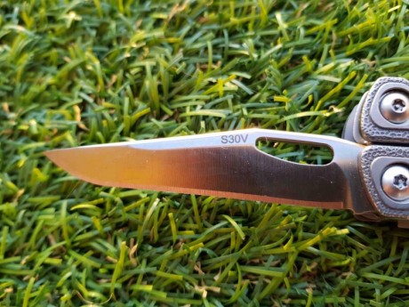 Hola compañeros,

Pongo a la venta esta multiherramienta Leatherman Charge TTI Plus, la gama mas alta 02