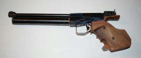 Modelo alemán feinwerkbau C-20 calibre 4,5 muy buena precisión, con dos depositos de aire y sus accesorios, 02