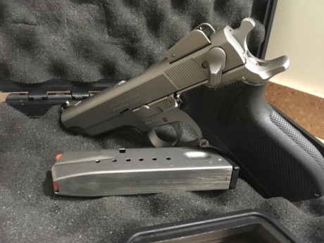 Hola, pongo en venta esta preciosa SW5906 sin uso apenas,es un arma hecha en acero inoxidable y con unos 01