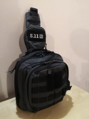 Color doble tap. En perfecto estado. Poco que decir de la calidad y funciones de esta bolsa. La compre 02