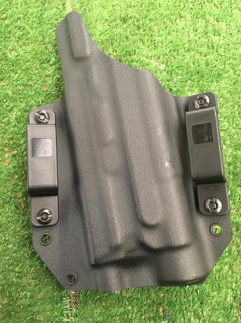 Buenas

Pongo en venta varías fundas compradas en tiendas EEUU para la pistola Smith Wesson MP 2.0 calibre 11