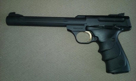 En venta Browning Buck Mark con cañon de 185 mm. (7.1/4") en perfecto estado de estética y funcionamiento.
 01