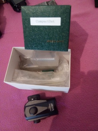 Delta Optical Compact Dot HD28, con retícula de punto rojo iluminada. Tamaño del punto: 3 MOA. Un clásico 00