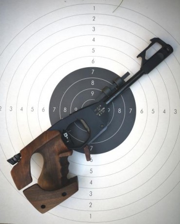 Vendo esta pistola para competiciones a 50 m guiada en F.
Tiene manual, maleta y herramientas de limpiez 31