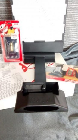 Se vende entrenador electrónico ITARGET PRO para calibre 9mm , solo extrenado pues me compre otro entrenador 11