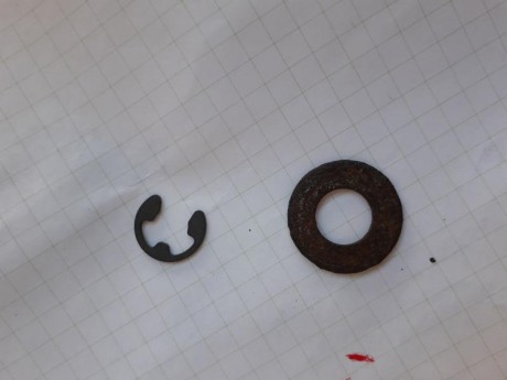 De un carro de niño desechado porque se le salía una rueda trasera lo he reconvertido en un cómodo carrito 20