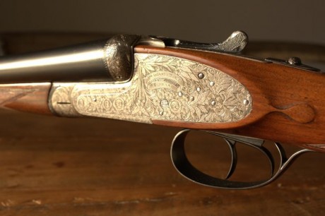 Buenas noches;

Tengo a la venta una escopeta paralela calibre 12/70. marca Martín Ugarteburu, modelo 01