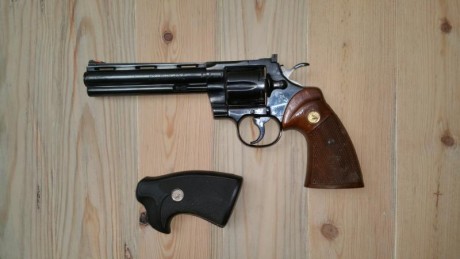 Vendo colt  357      ,  375€        tf del dueño ( diego ) 636958482 por favor llamar   de 10 a 12.30 00