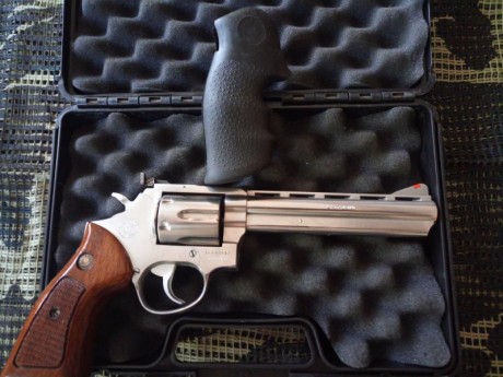 Pongo en venta mi Taurus .357 de 6".
Está guiado en "F".
Soy el segundo propietario y apenas 02