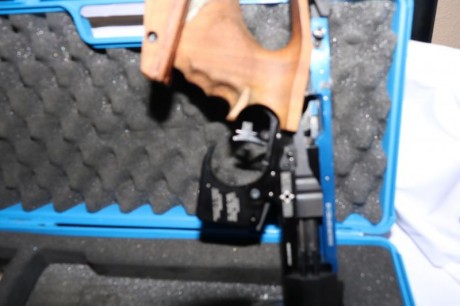 Vendo pistola Match Guns MG2E, calibre 22 electrónica, para competir a 25 m, en perfecto estado de conservación 01