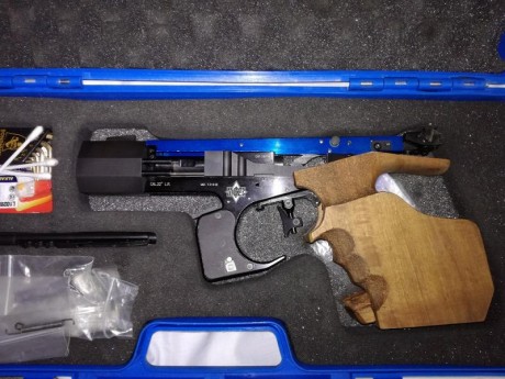 Vendo pistola Match Guns MG4, calibre 32 para competir a 25 m, en perfecto estado de conservación como 02