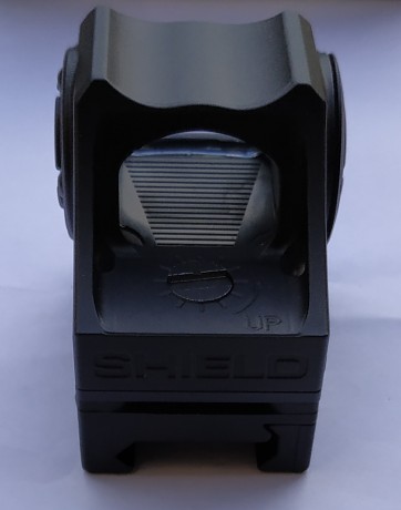 Con muy poco tiempo de uso, con leves señales de uso normal.Completa con su caja, manual y accesorios.
Una 01