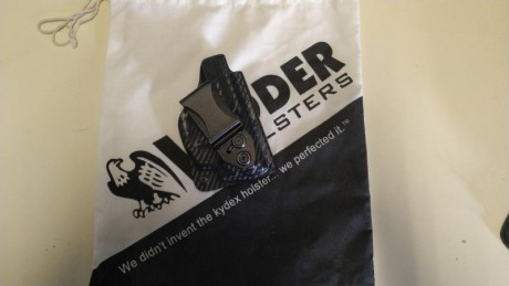 Vendo Funda de Kaydex en acabado en carbono, para Smith & wesson 380 Bodyguard con laser.
Marca Vedder 01