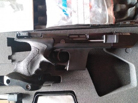 Hola, vendo esta Hammerli SP 20 RRS cal 32 S&W , esta perfecta, trae todos los complementos, se puede 00
