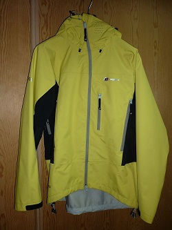 Por cambio de talla vendo esta estupenda chaqueta comprada el año pasado en UK y utilizada solo una temporada 02