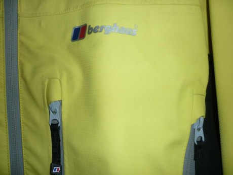 Por cambio de talla vendo esta estupenda chaqueta comprada el año pasado en UK y utilizada solo una temporada 12