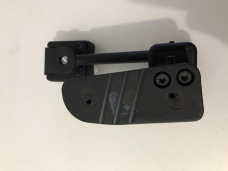 Funda de estracción rápida para IPSC fabricada en alta calidad. El arma se ancla a la funda por el guardamontes, 02