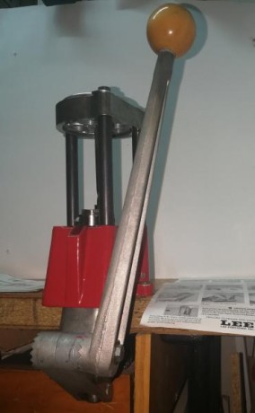 Pongo a la venta maquina de recarga LEE TORRET PRESS con manuales, certificado de homologación y catalogación 01