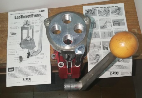 Pongo a la venta maquina de recarga LEE TORRET PRESS con manuales, certificado de homologación y catalogación 00