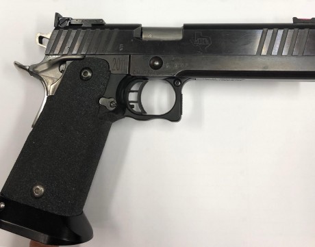 hola pongo a la venta esta maravilla, precisa y muy fiable
debe tener entre 5000 y 6000 disparos, comprada 02