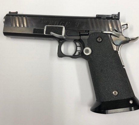 hola pongo a la venta esta maravilla, precisa y muy fiable
debe tener entre 5000 y 6000 disparos, comprada 01