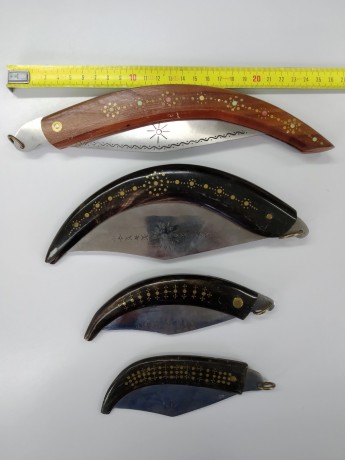 Vendo lote de 4 navajas búlgaras, todas grabadas en cachas y hojas como se ve en las fotos, 3 en cuerno 01
