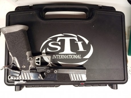 Buenos días.

Por dejar la modalidad me desprendo de mi STI EDGE del 9 mm.
Es un arma que no tiene ni 02