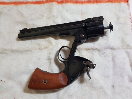 Un compañero vende este revolver, prácticamente nuevo, muy pocos disparos
guiado en "F"

El 01