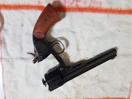 Un compañero vende este revolver, prácticamente nuevo, muy pocos disparos
guiado en "F"

El 00