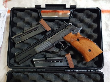 Un compañero vende esta pistola, muy bien cuidada
guiado en "F"

El precio 150€, se encuentra 02