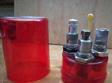 Vendo los siguientes dies en muy buen estado:
357 MAGNUN:
Dillon .......... 45 euros
Lee............. 02