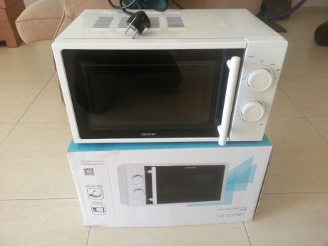 Hola, pongo en venta este microondas, aqui sus caracteristicas

https://www.amazon.es/Microondas-blanco-output-niveles-Cecotec/dp/B01LYZYN9Q/ref=sr_1_1?ie=UTF8&qid=1552133465&sr=8-1&keywords=microondas+cecotec

Lo 02