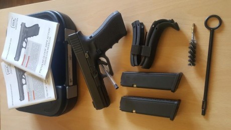 Se vende pistola Glock 17 de 4ª Generación, bien cuidada. Tiene unos 2.000 disparos siempre con munición 02