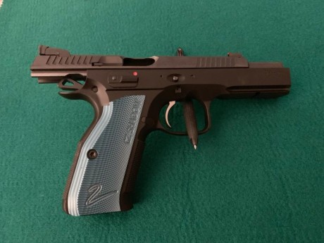 Hola a todos.
Como dice el enunciado: vendo CZ SHADOW 2.
El arma tiene Menos de 600 disparos. Tengo todos 01