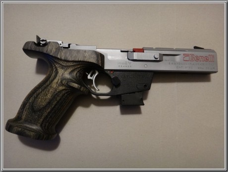  Vendo Benelli MP 95 E. 
Calibre 22. Ideal para tirar standard.
Perfecto estado!
 Precio: 700€  00