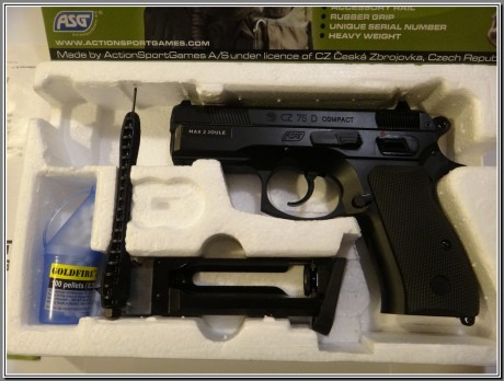  Vendo CZ 75D COMPACT cal.6mm BB C02 semi automatico marca ASG. 
Sólo se han disparado cinco cargas de 02
