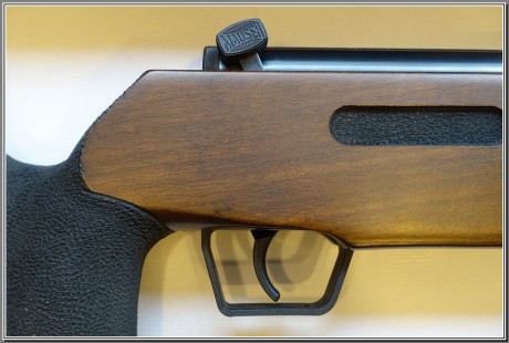  carabina de aire comprimido Mouser Match 300 SL. 4,5.
Sólo estrenada!
Estado impecable!
 Precio: 500€ 10