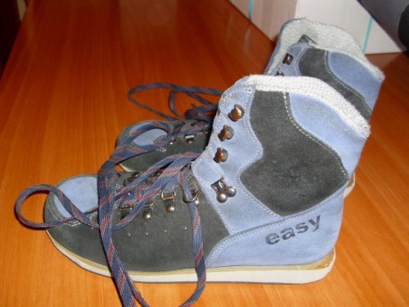 Vendo unas botas de tiro de la marca AHG, modelo "Easy".

Las botas esta usadas, pero en buenas 00